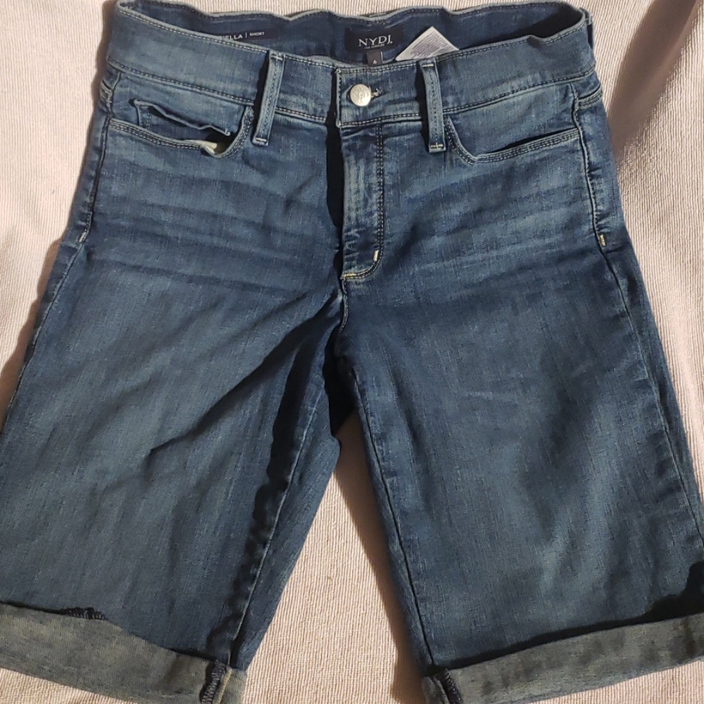 NYDJ shorts size 6 only worn once